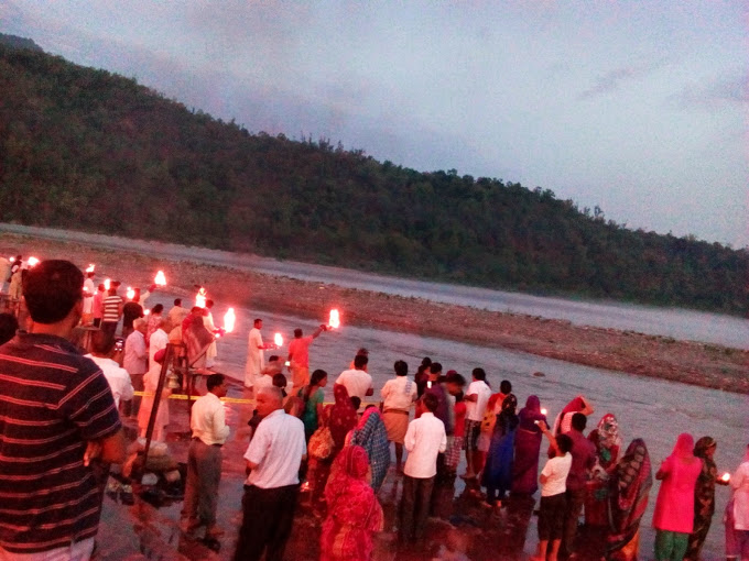 le Grand Aarti sur les rives du sacré Gange