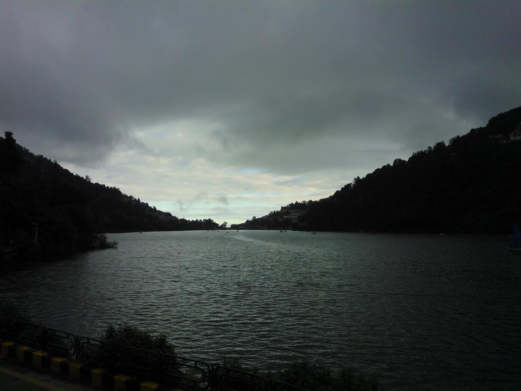 visiter le lac Naini
